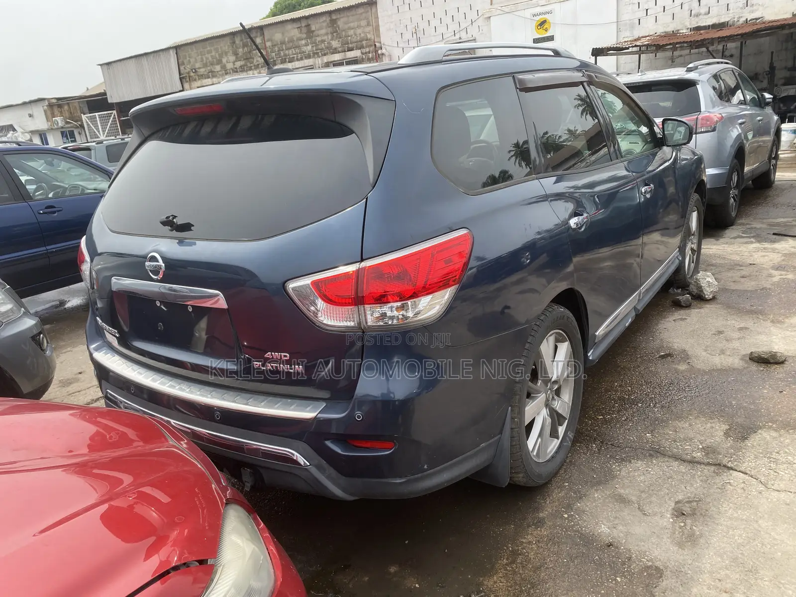 Nissan Pathfinder Platinum 4x4 2013 Blue
