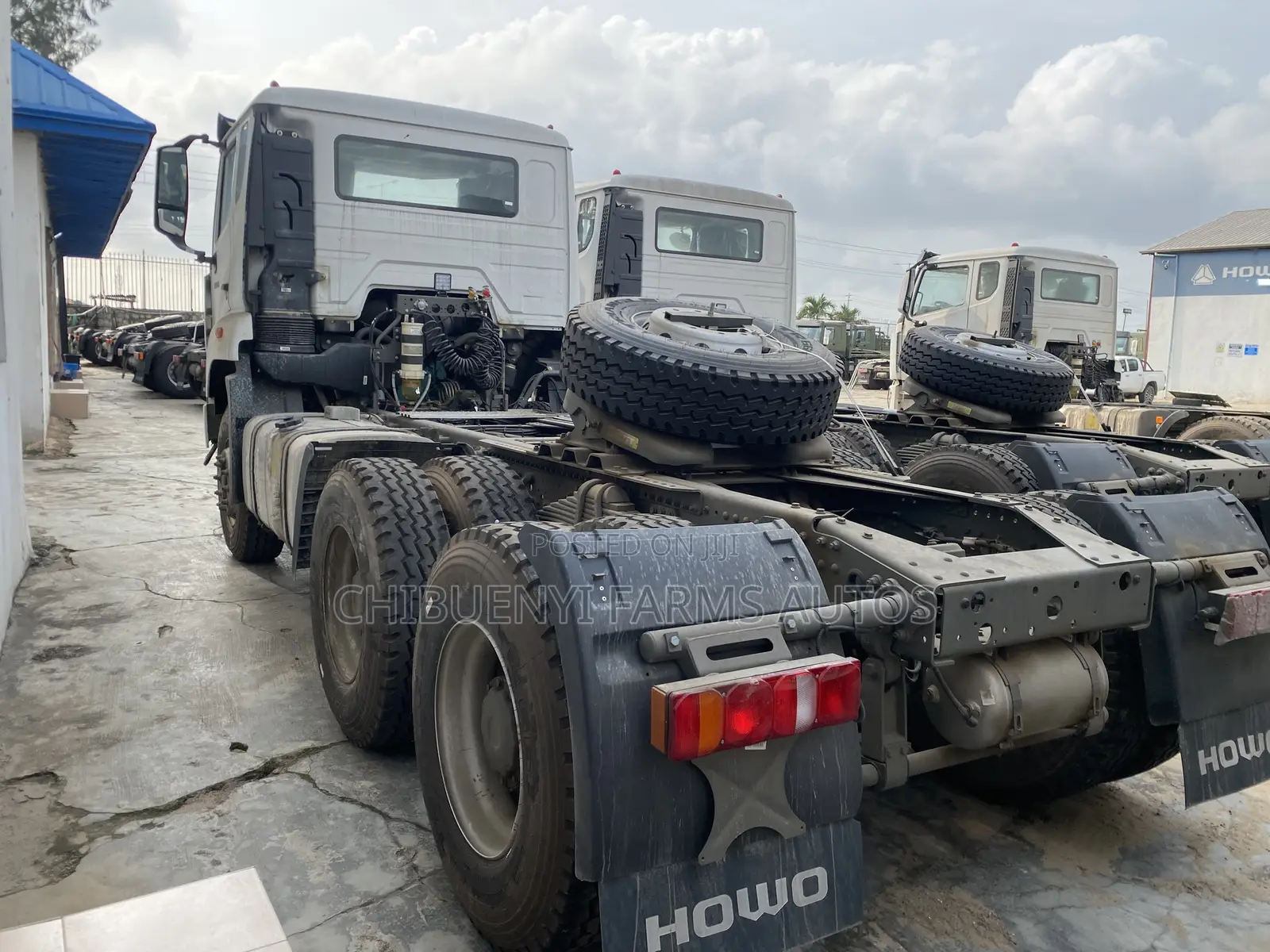 Howo Tractor Head (10 Tyres)