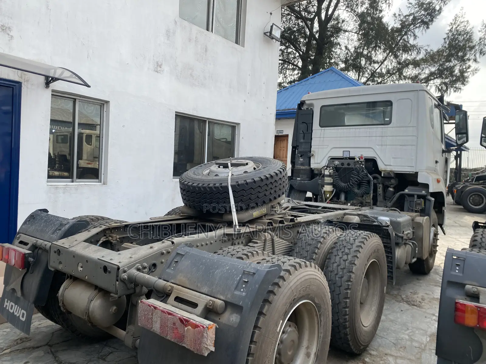 Howo Tractor Head (10 Tyres)