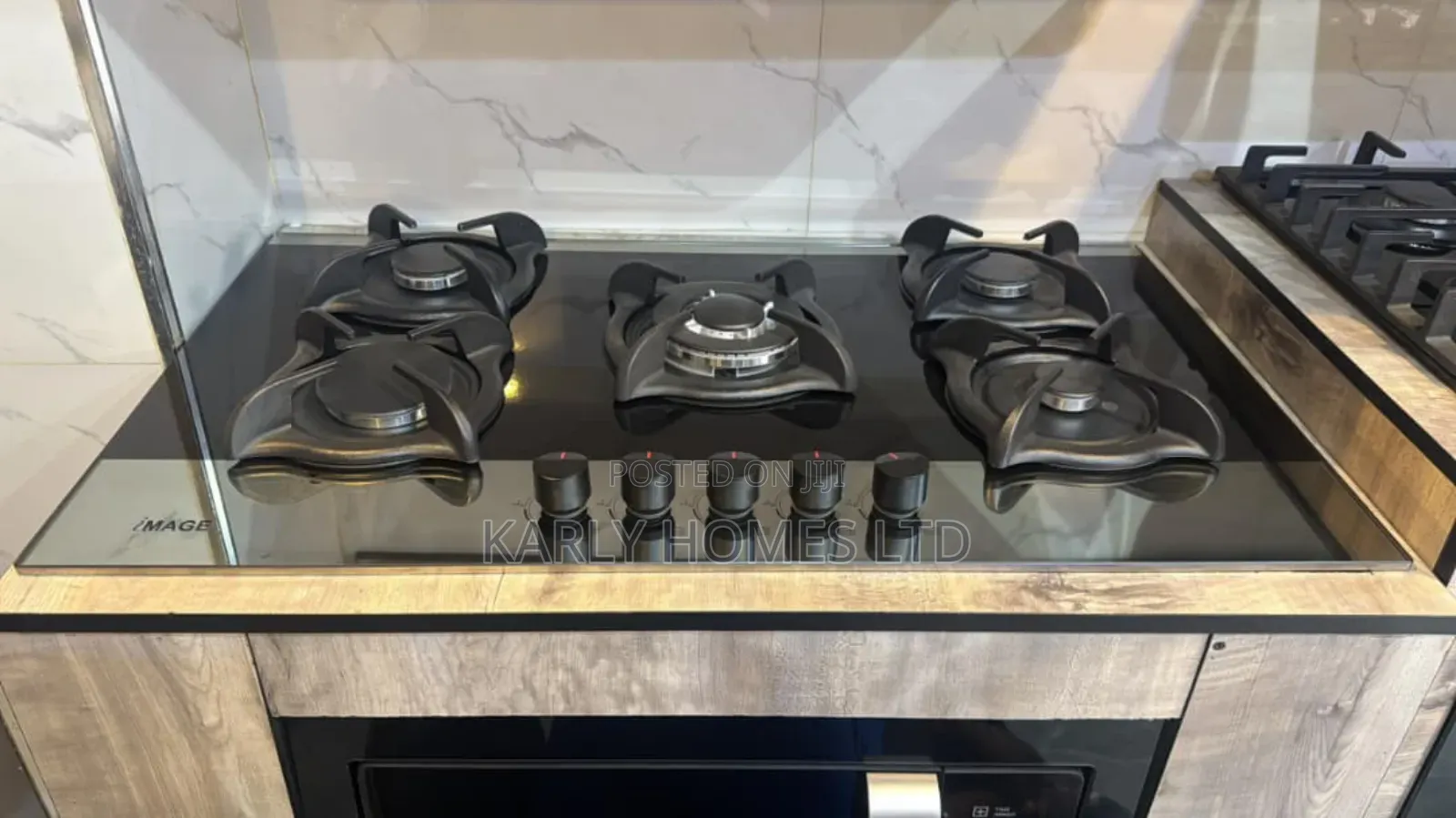 Premium 5-Burner Built-in Gas Cooker – Strong Flame, Sleek Design