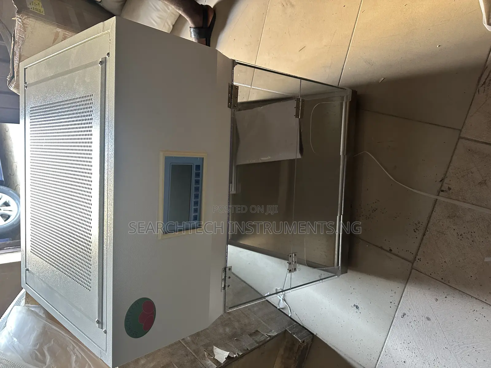 Table Top Laminar Flow Cabinet