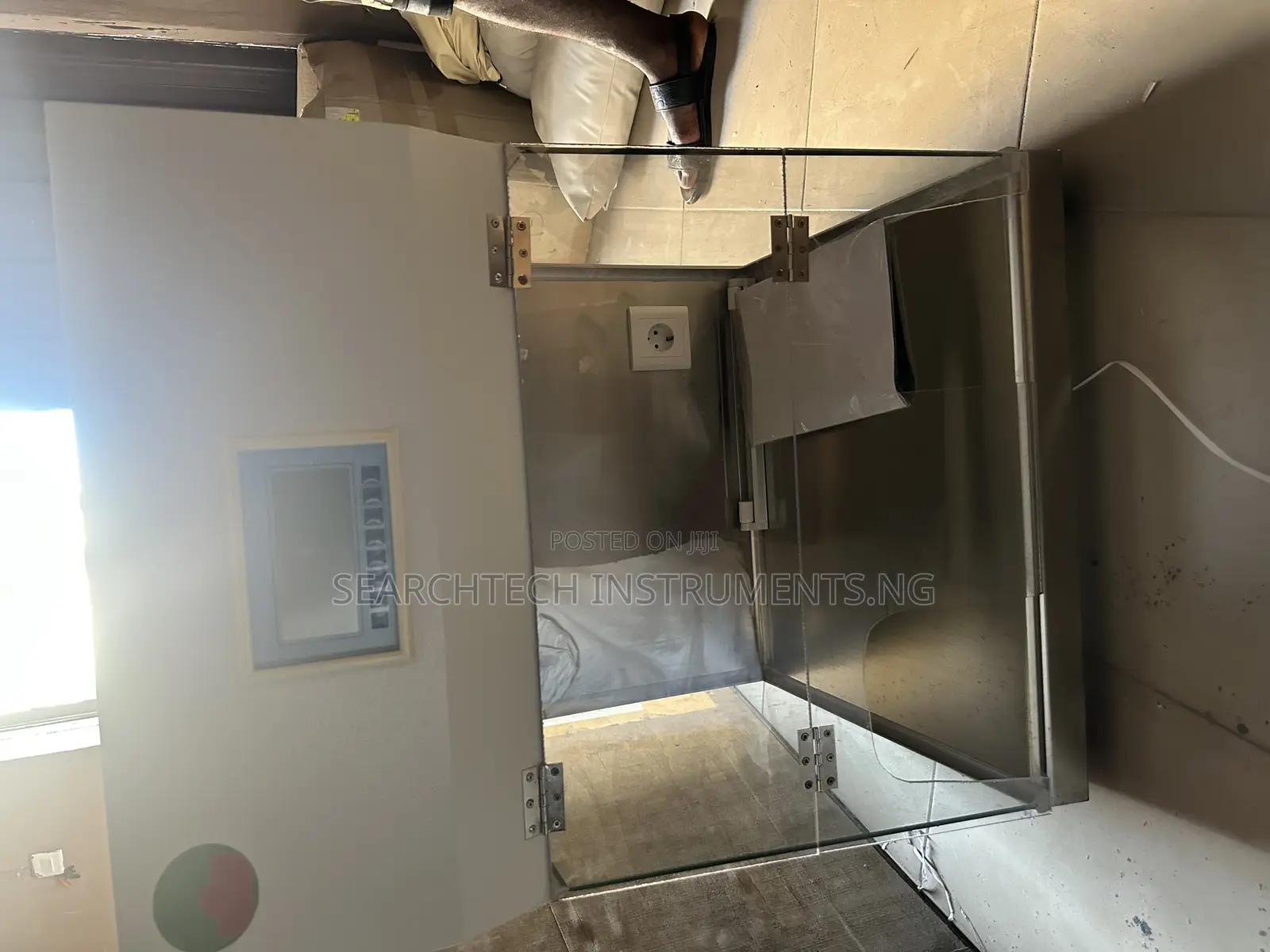Table Top Laminar Flow Cabinet