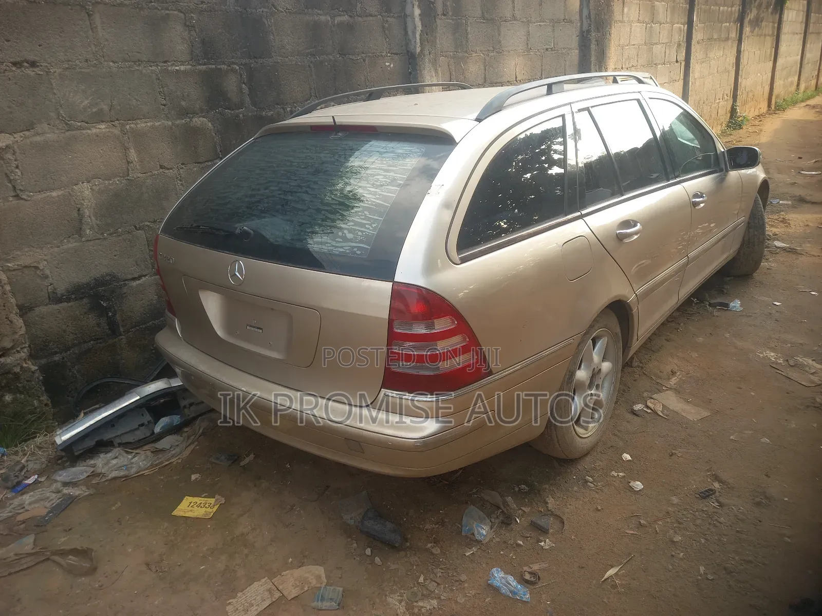 Mercedes-Benz C320 2002 Gold