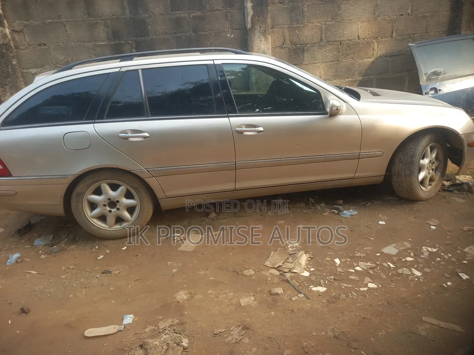 Mercedes-Benz C320 2002 Gold