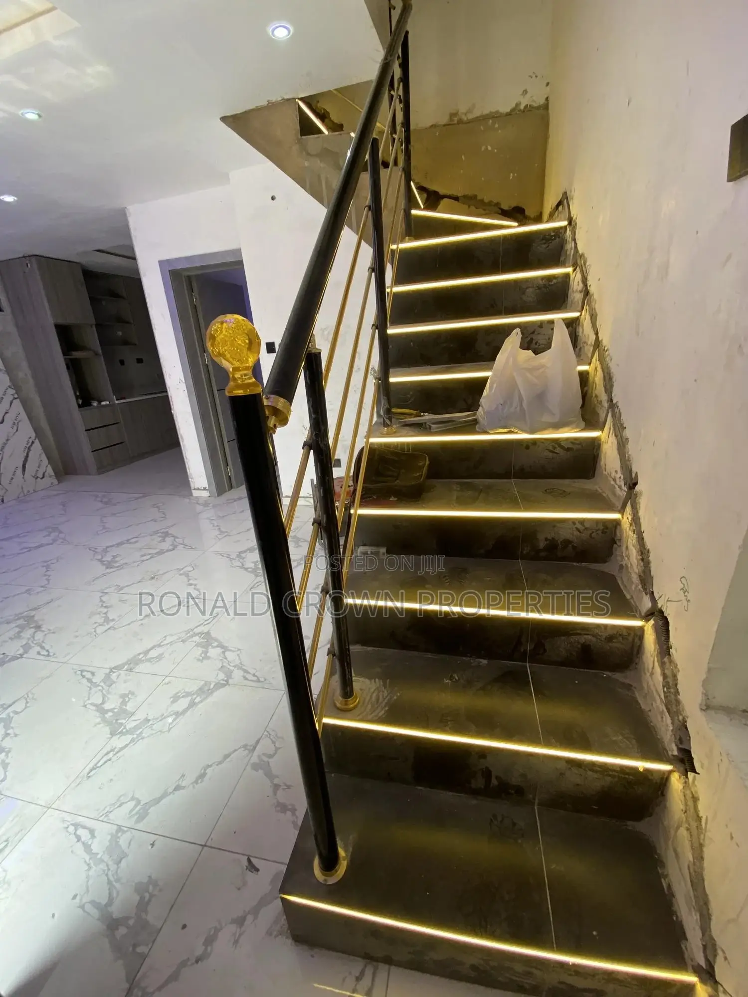 4bdrm Duplex in Ago Palace for sale
