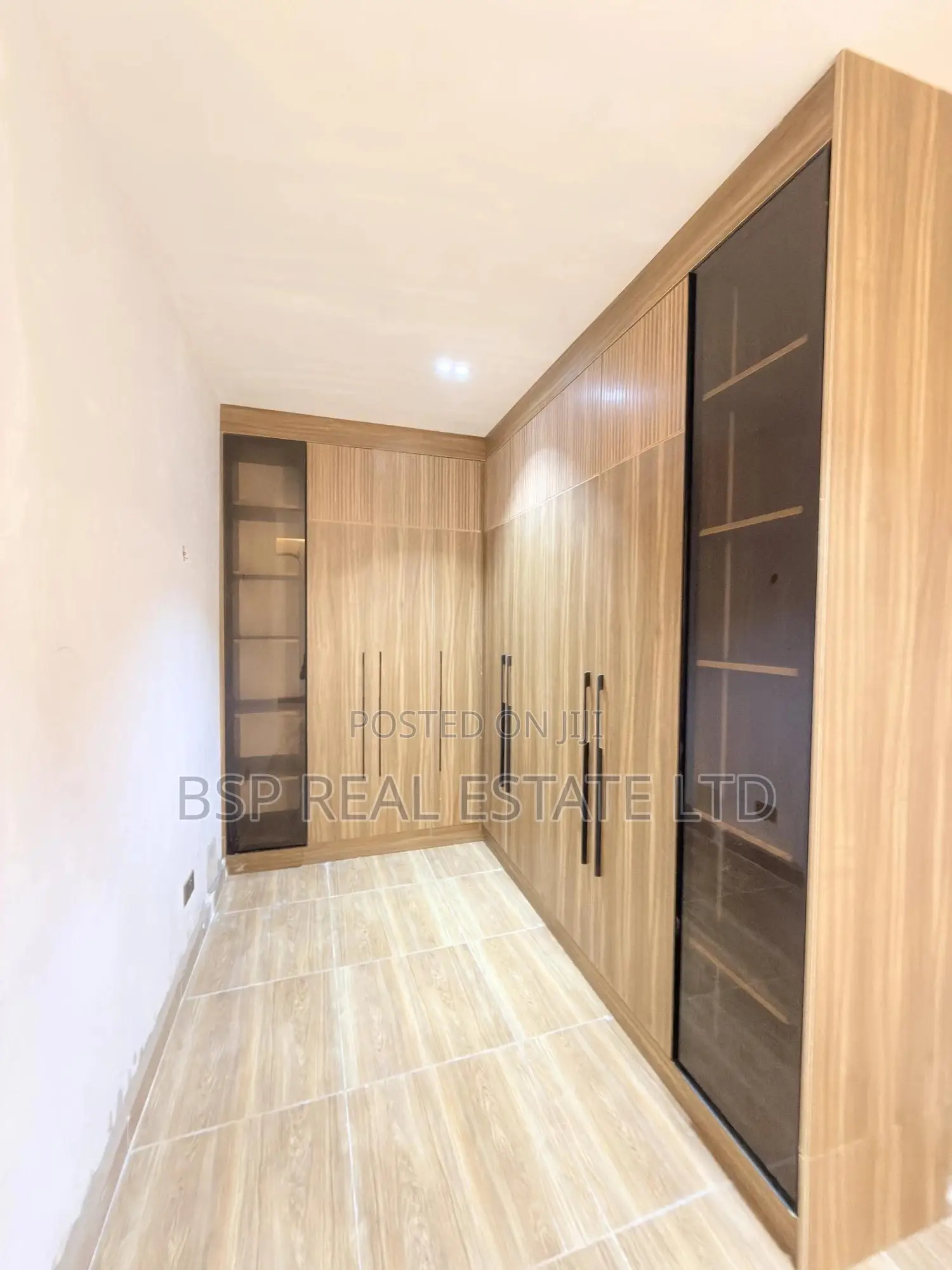 4bdrm Duplex in Mabushi for sale