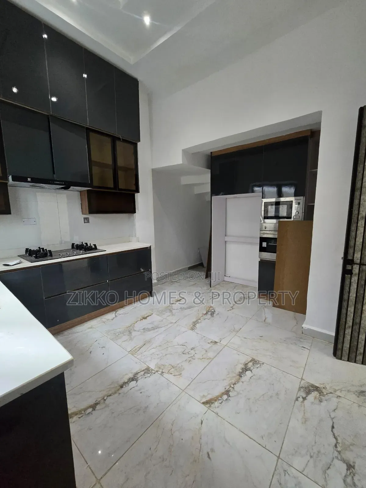 5bdrm Townhouse/Terrace in Ikoyi for sale