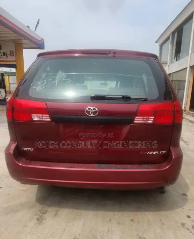 Toyota Sienna CE 2005 Red