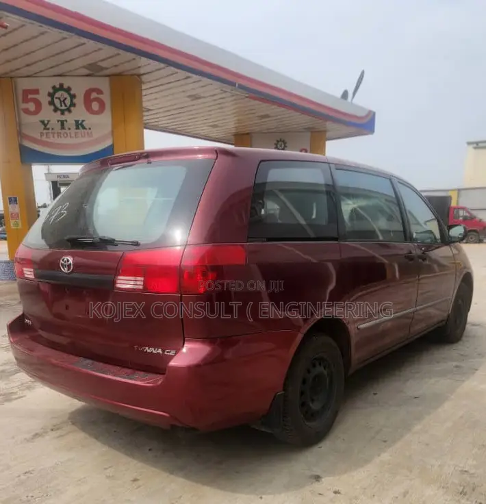 Toyota Sienna CE 2005 Red
