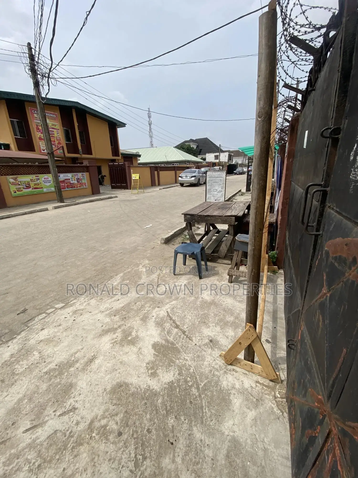 4bdrm Block of Flats in Ago Palace for sale