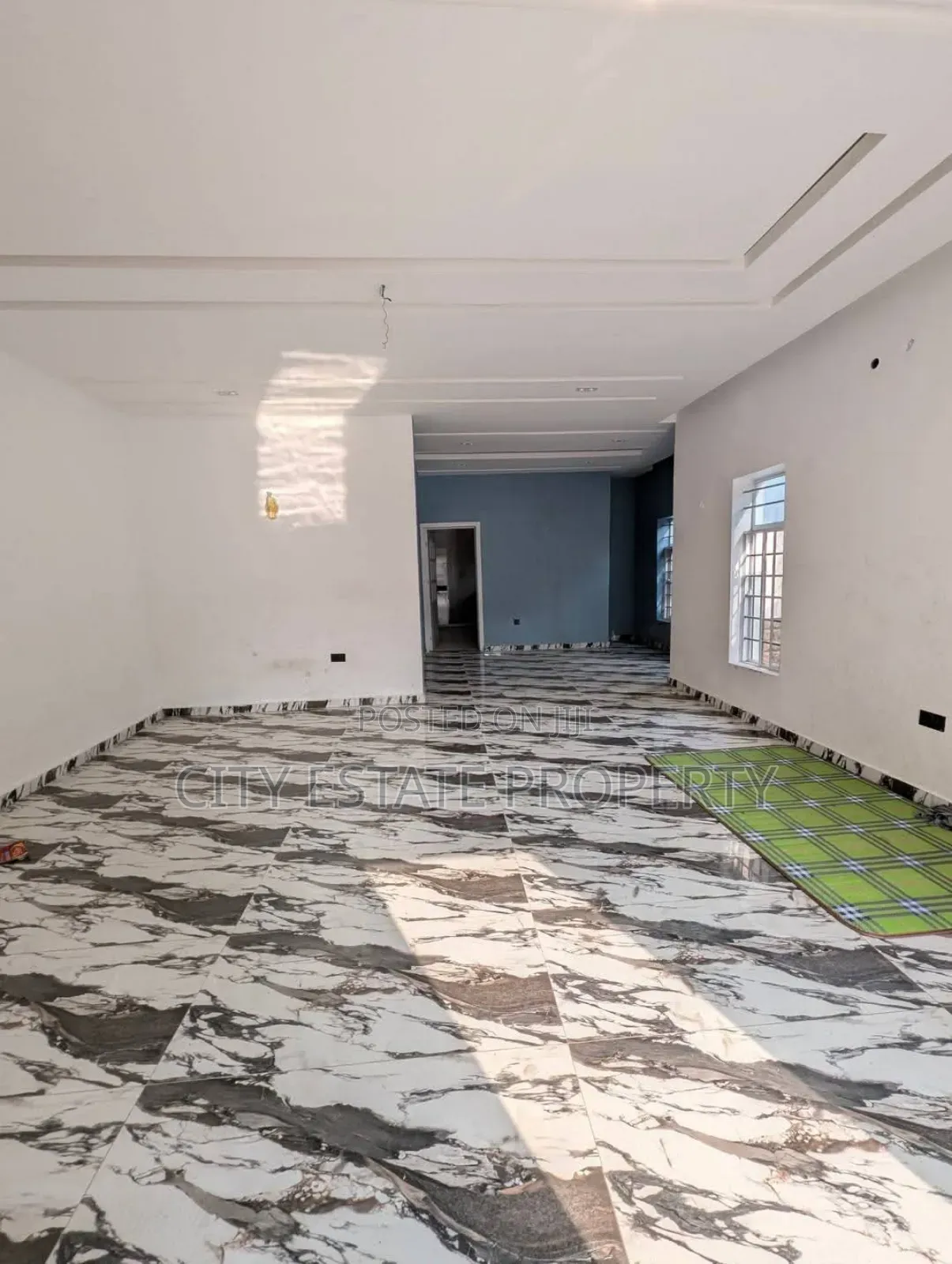 8bdrm Duplex in City Estate, Uyo for sale