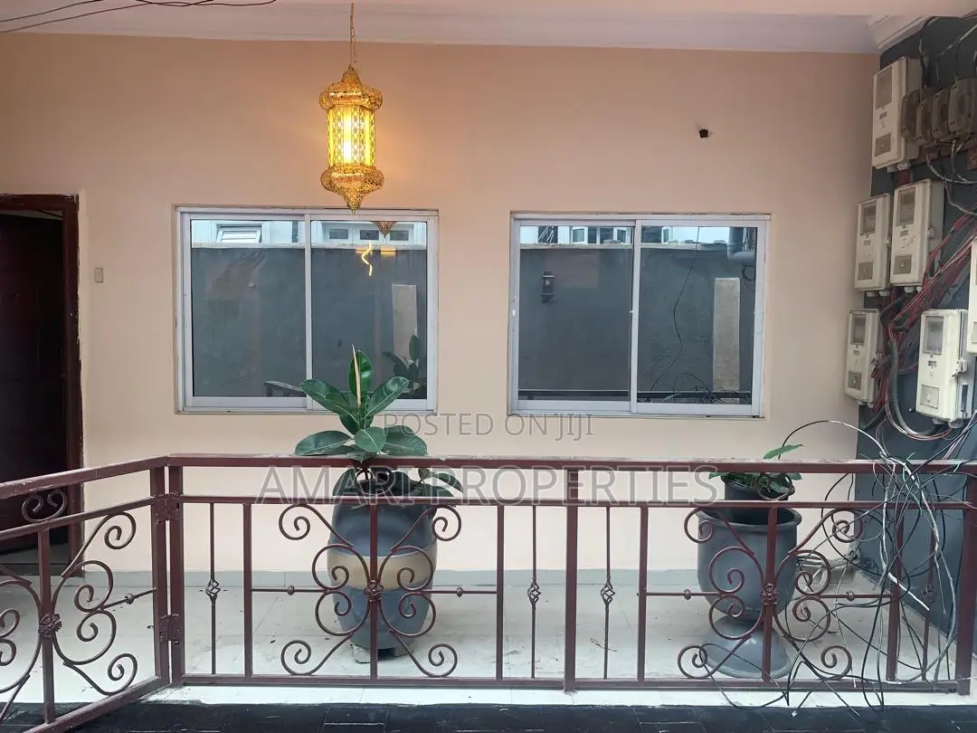 3bdrm Block of Flats in Chevron Lekki for rent