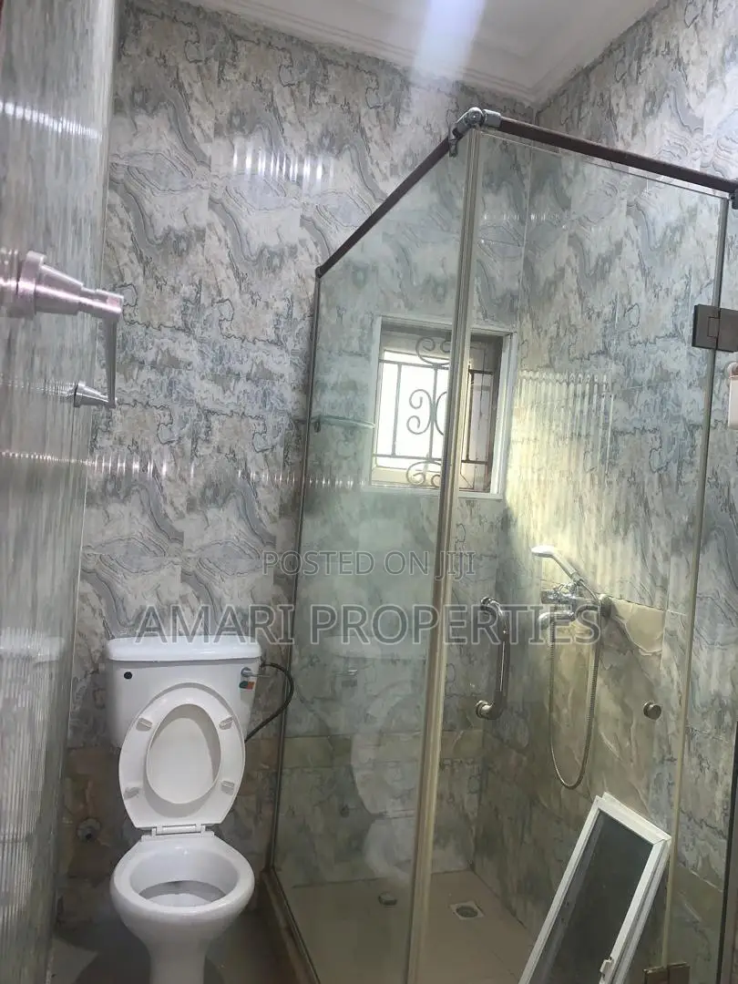 3bdrm Block of Flats in Chevron Lekki for rent