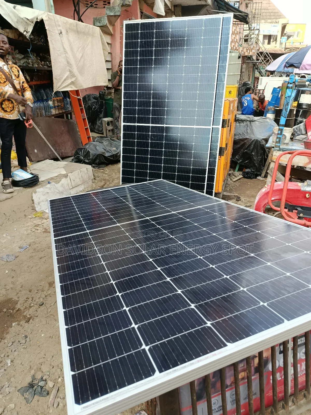 550watt Canadian Solar Panel Halfcourt