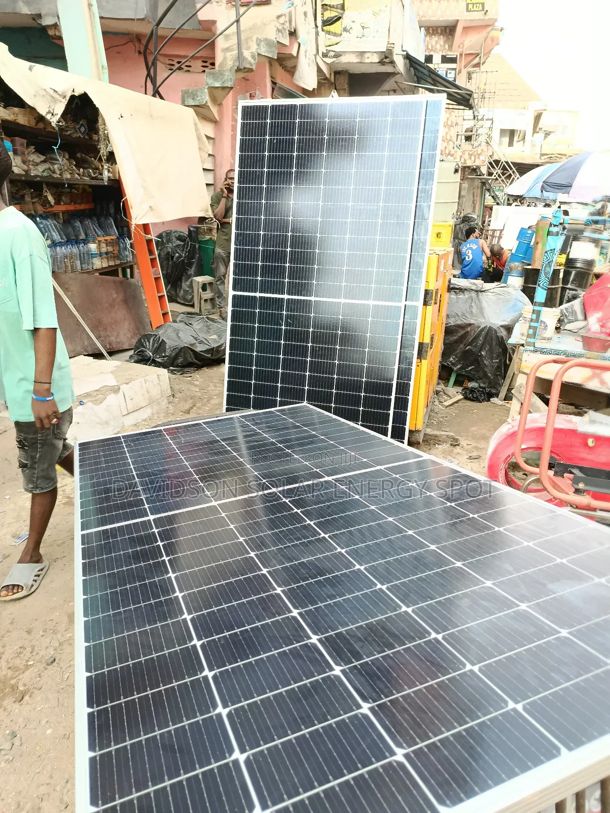 550watt Canadian Solar Panel Halfcourt