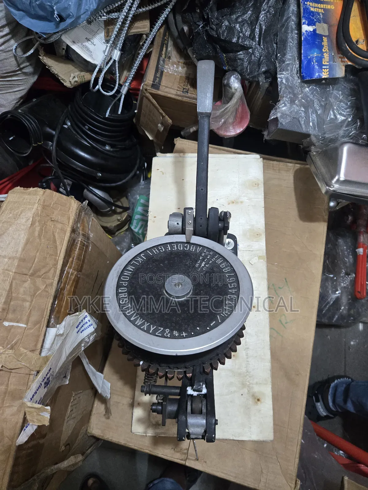 Roovers Model T-10a Metal Tape Embossing Machine