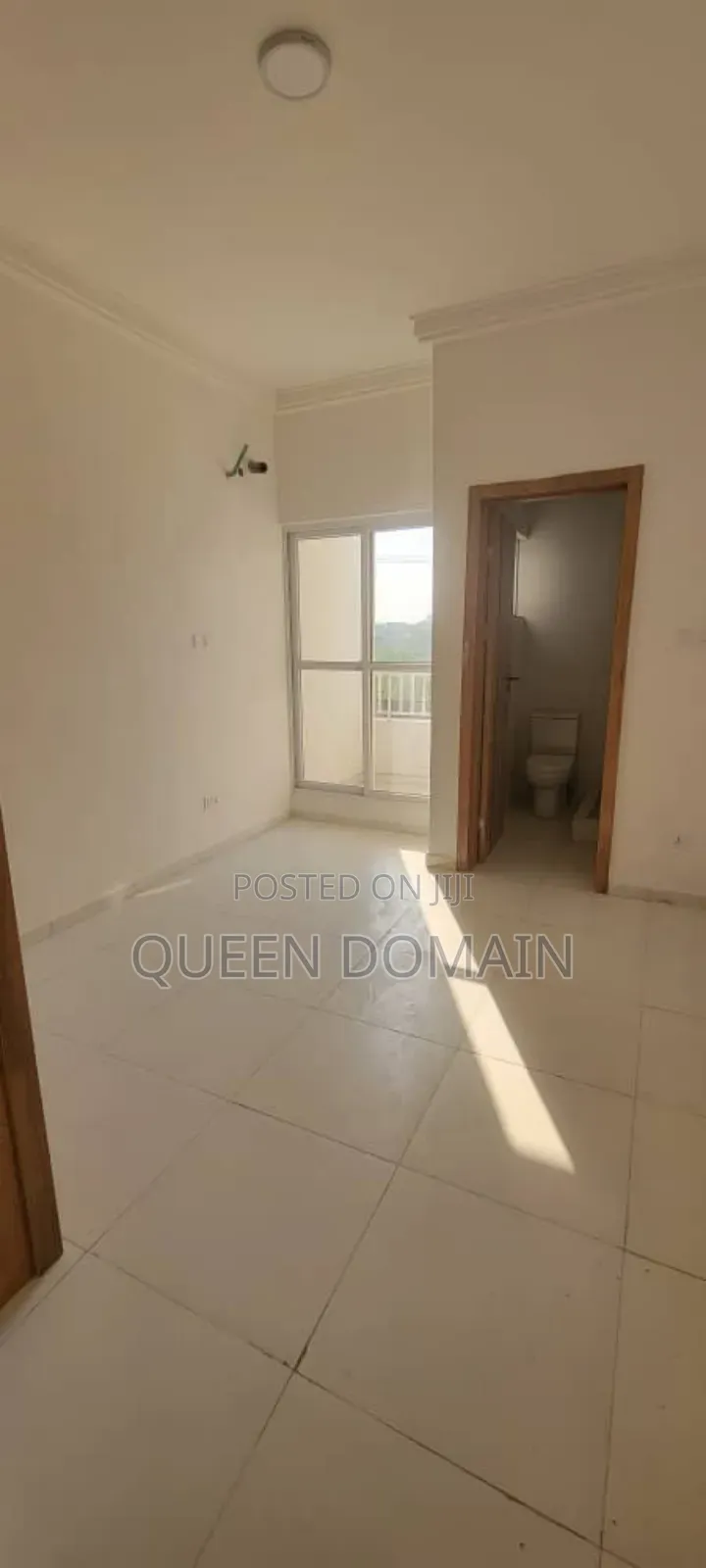 3bdrm Block of Flats in Western Foresore, Osapa london for rent