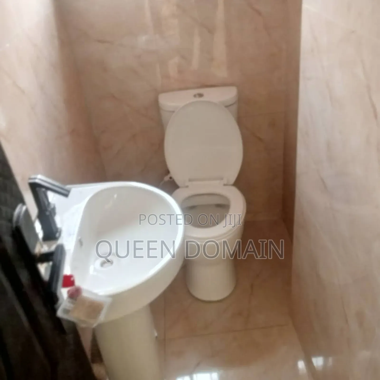 3bdrm Block of Flats in Miracle Zone Estate, Sangotedo for rent