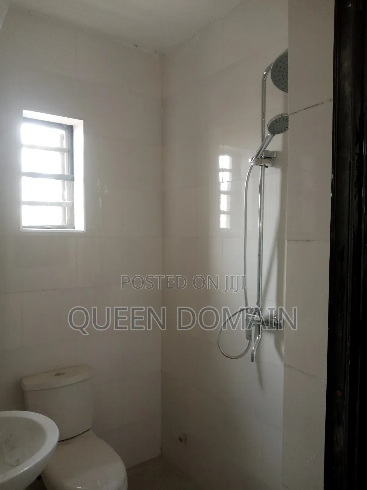 3bdrm Block of Flats in Miracle Zone Estate, Sangotedo for rent
