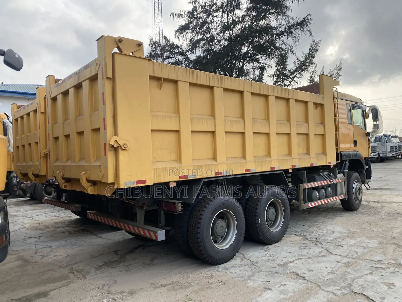 Howo Tx-371hp 10tyres Tipper