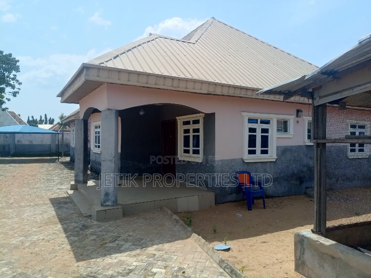 3bdrm Bungalow in Welfare Quarters, Makurdi for sale