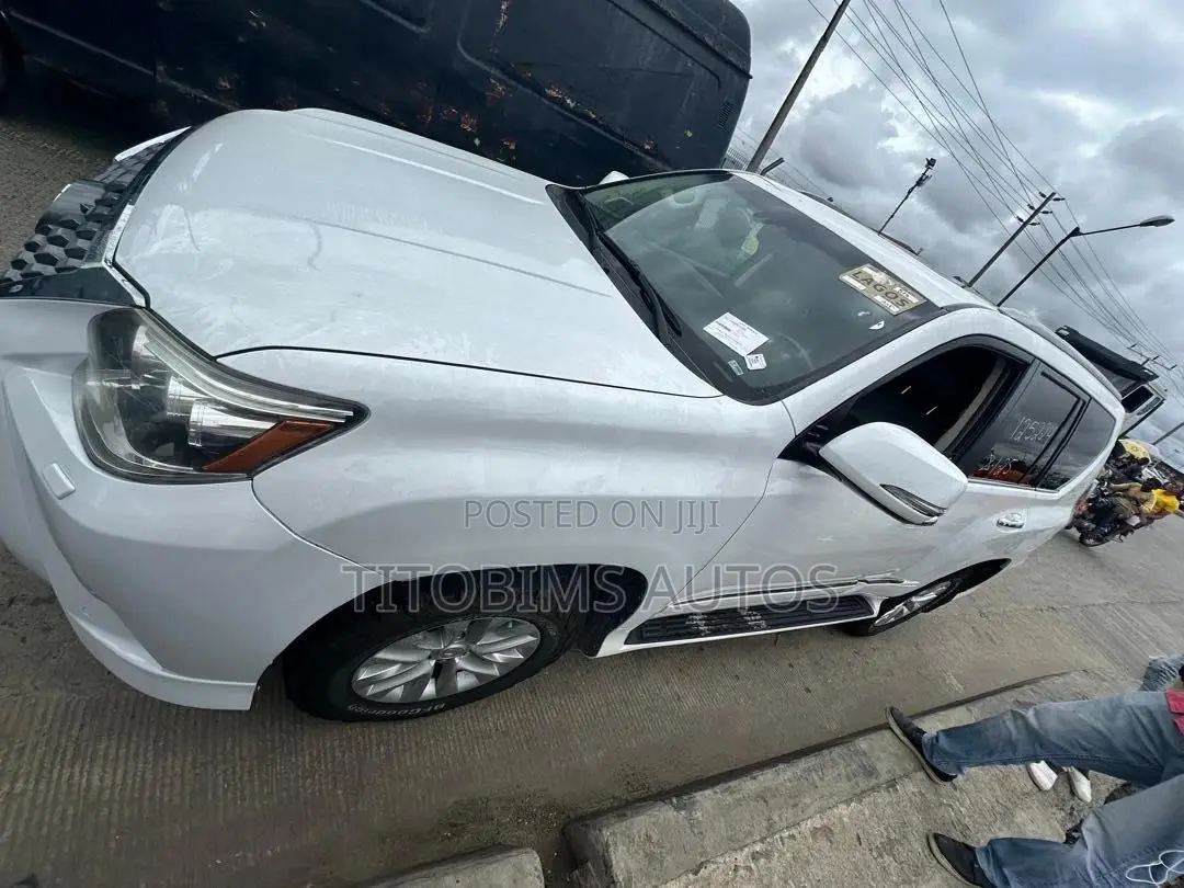 Lexus GX 460 Luxury 2016 White