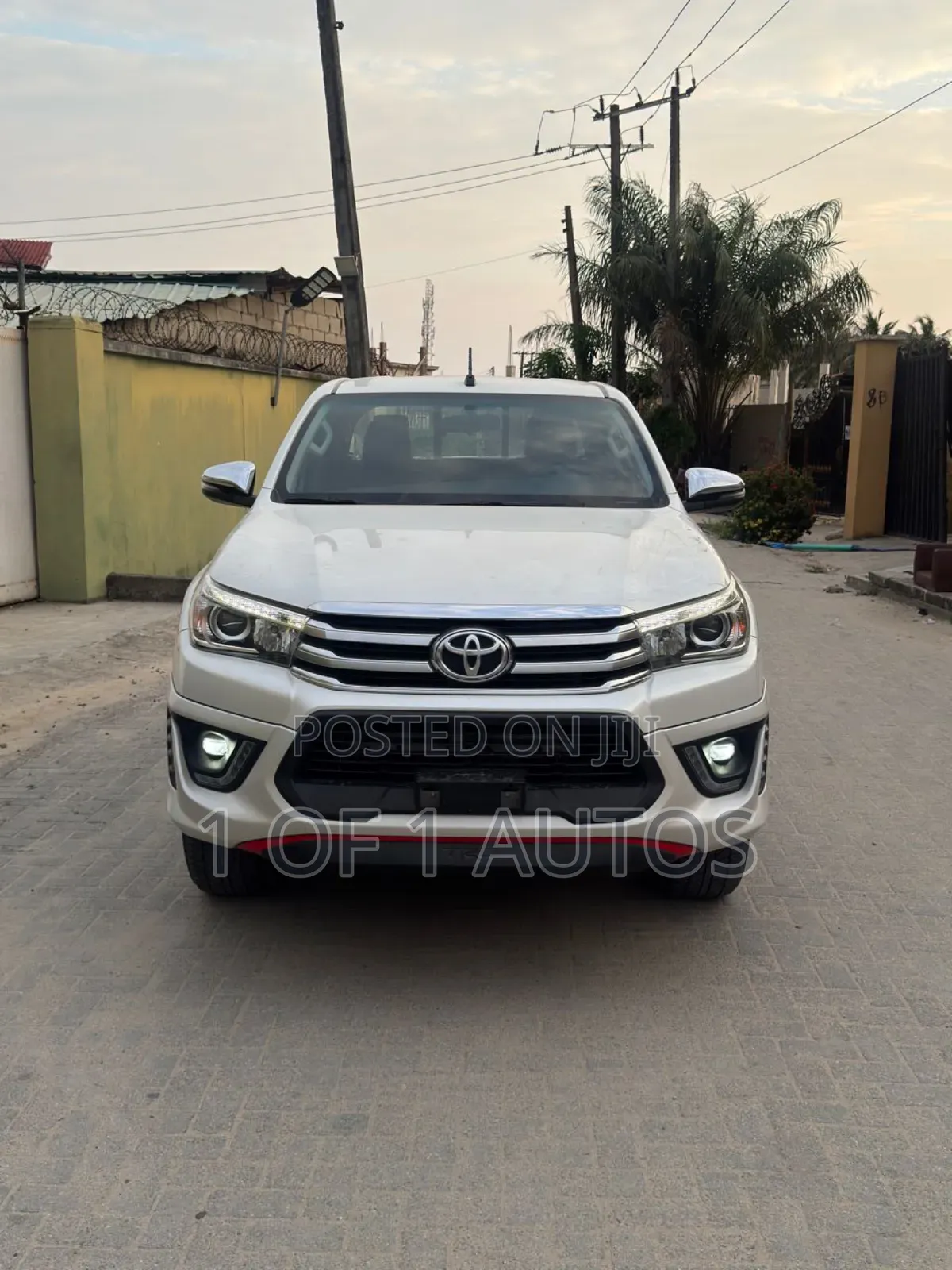 Toyota Hilux Revo Smart Cab Petrol 2.7 RWD 2018 White