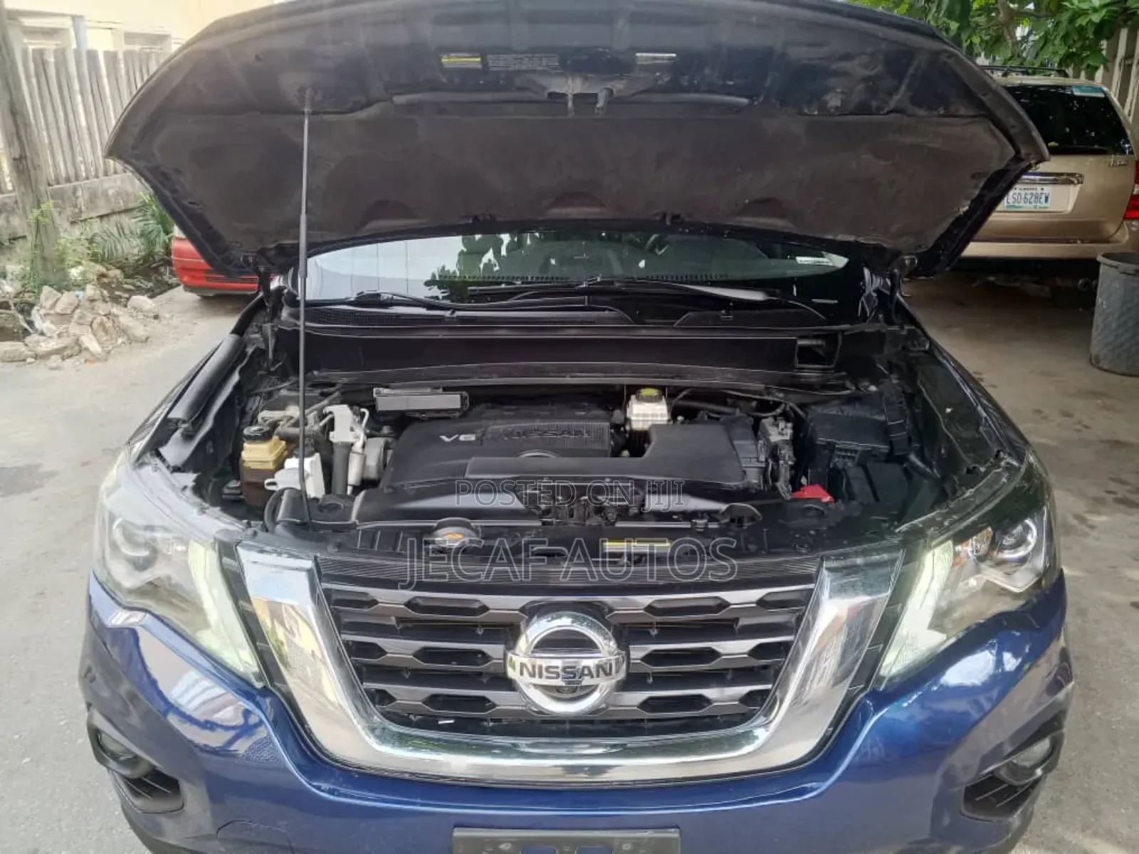 Nissan Pathfinder Platinum 4dr 4x4 (3.5L 6cyl) 2017 Blue