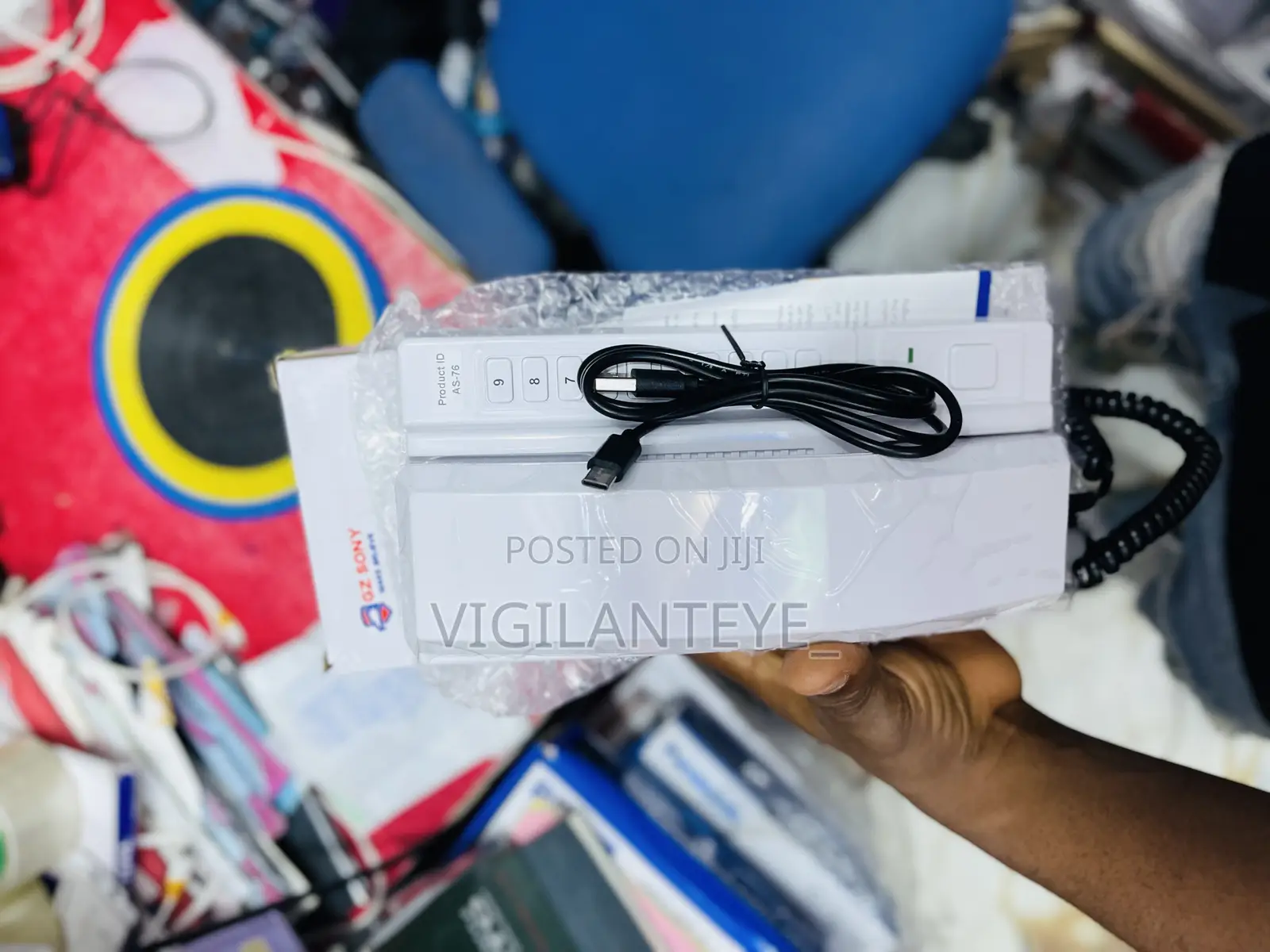 Wireless Intercom (Noun Display)