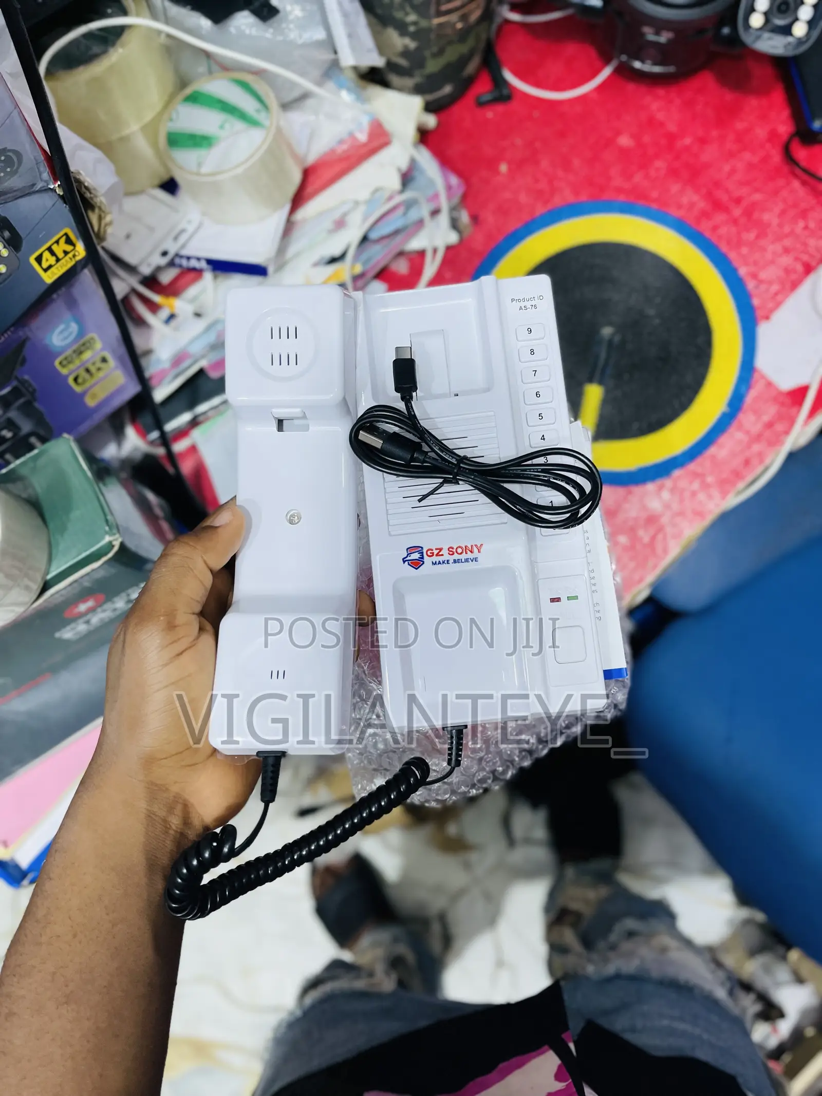Wireless Intercom (Noun Display)