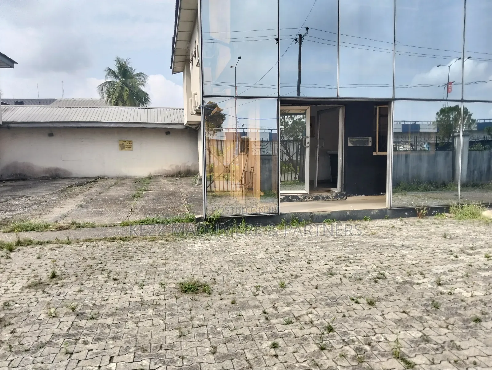 4bdrm Duplex in Major Aba Road Port for rent