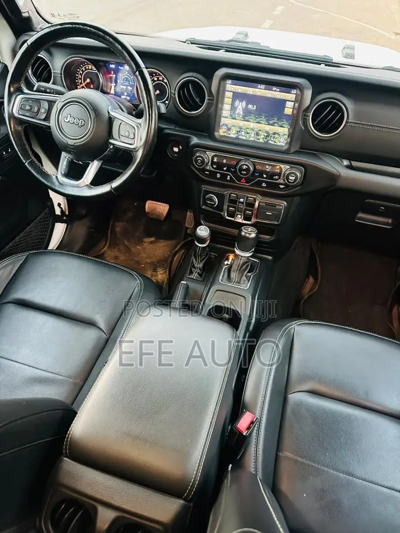 Jeep Wrangler 2022 White