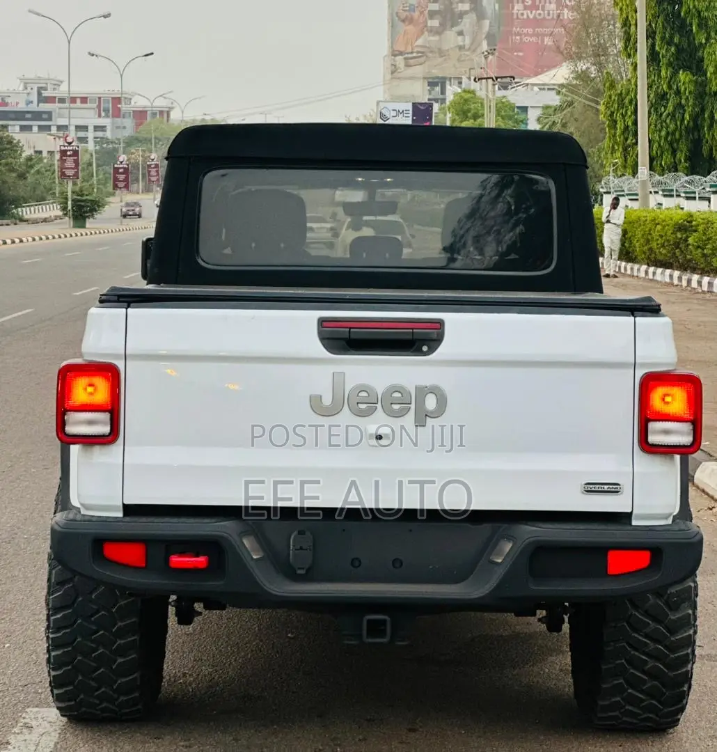 Jeep Wrangler 2022 White