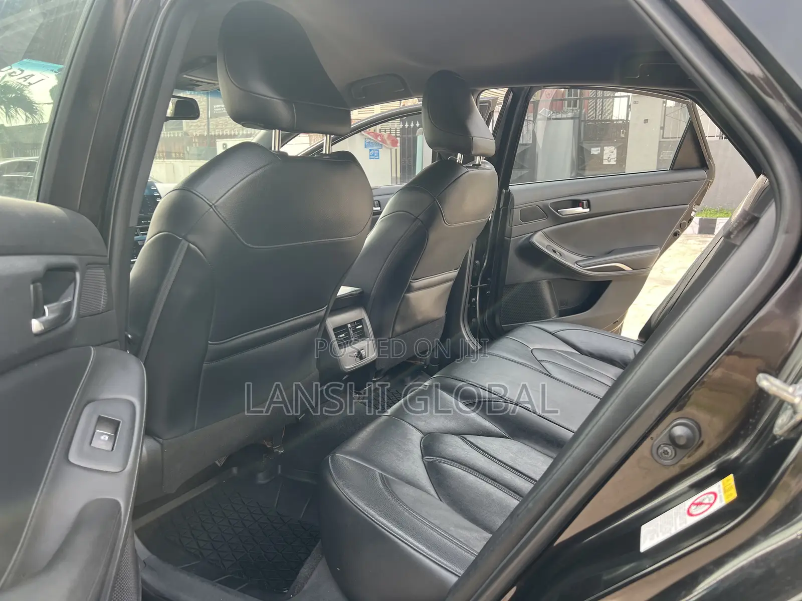 Toyota Avalon XLE FWD Sedan (3.5L V6 8A) 2019 Black