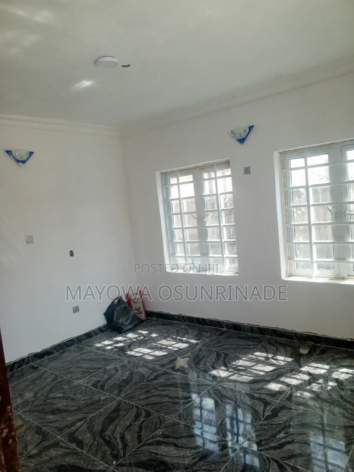 2bdrm Apartment in Ologuneru for rent