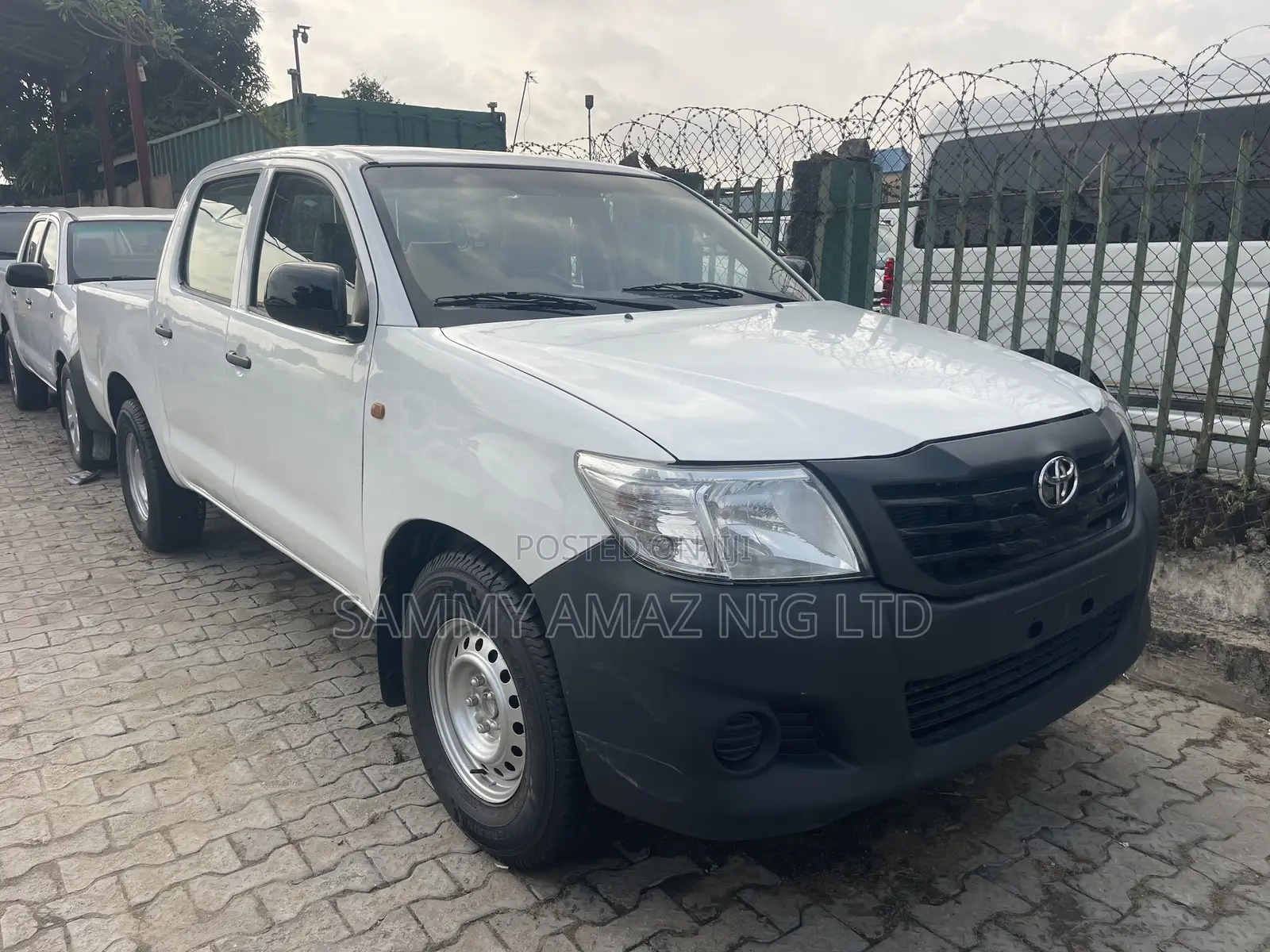 Toyota Hilux 2010 White