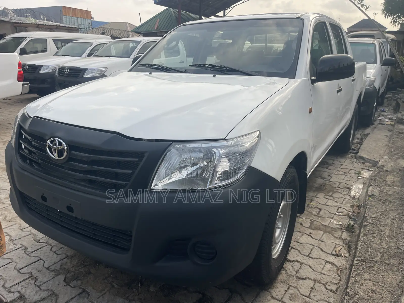 Toyota Hilux 2010 White