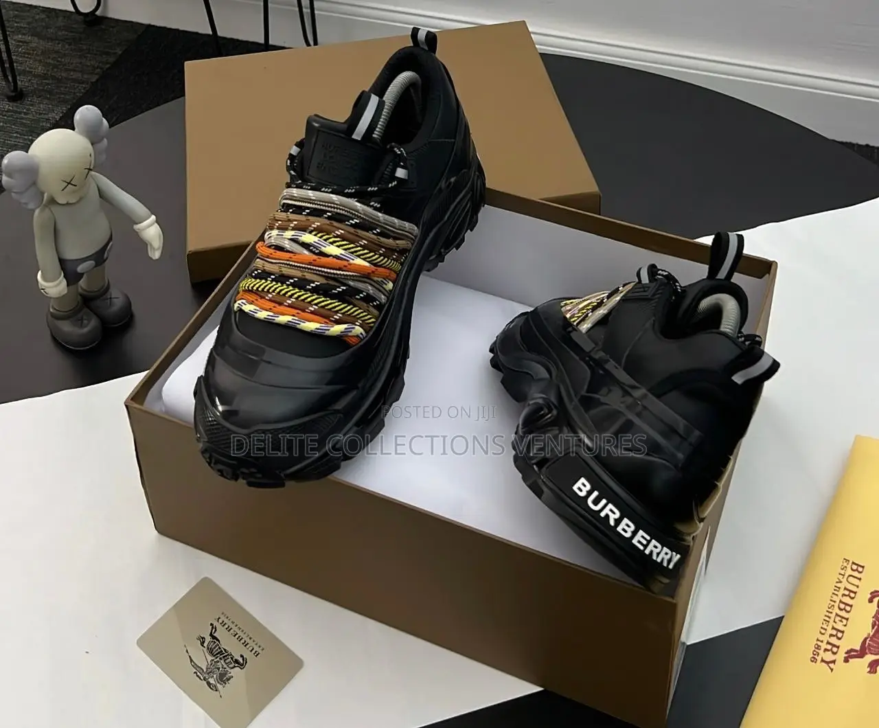 *Burberry Arthur Low Top Casual Sneakers*