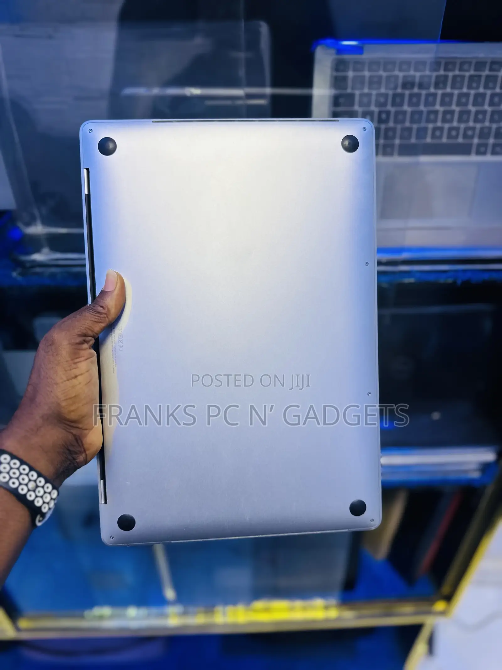 Laptop Apple MacBook Pro 2019 16GB Intel Core I7 SSD 512GB
