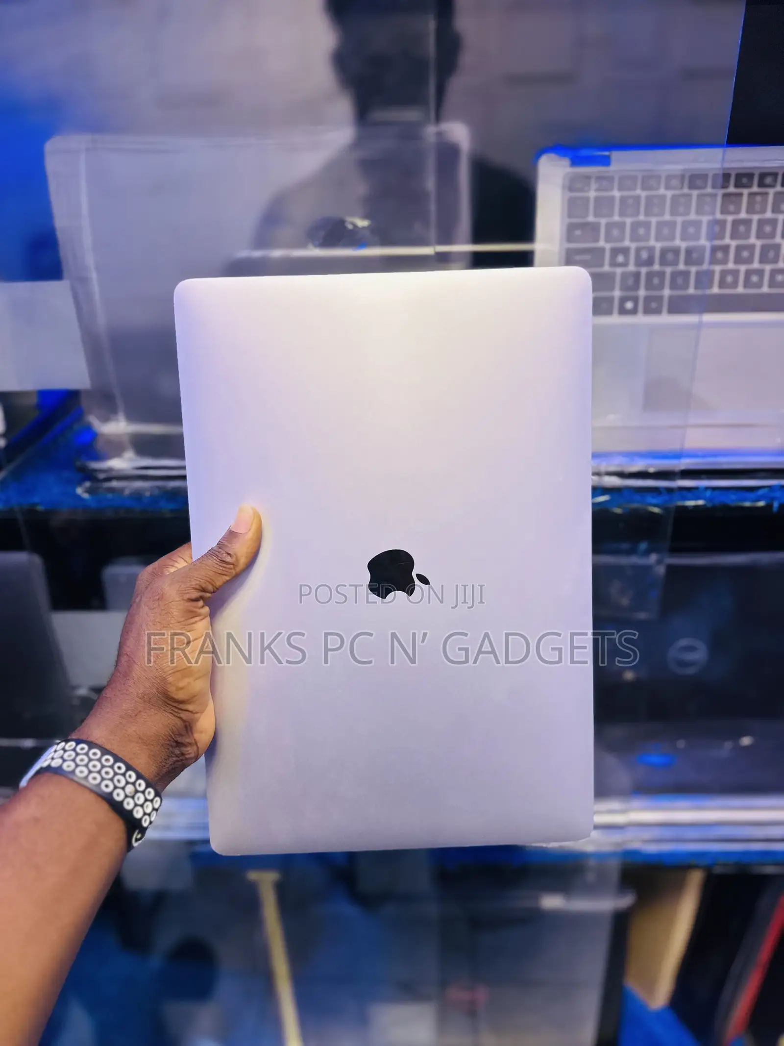 Laptop Apple MacBook Pro 2019 16GB Intel Core I7 SSD 512GB