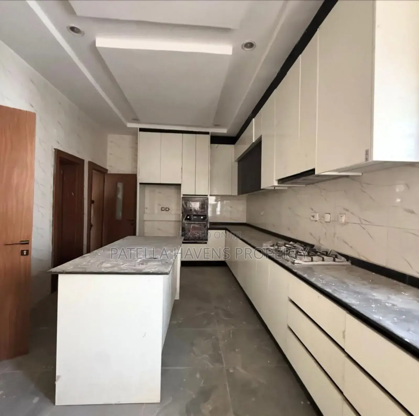 5bdrm Duplex in Lokogoma for sale