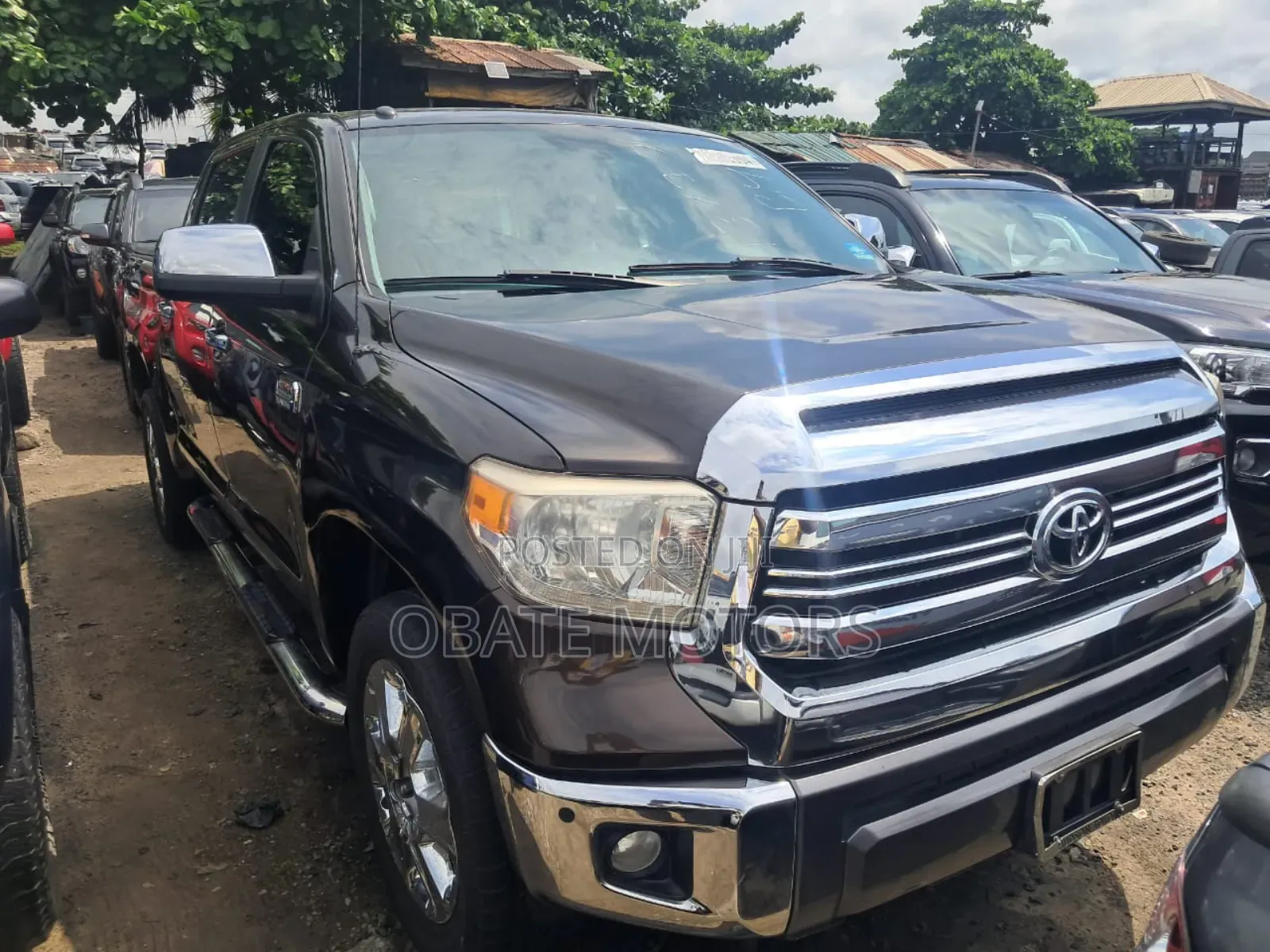 Toyota Tundra Limited 5.7L V8 4x4 Double Cab 6.6 ft. box 145.7 in. WB