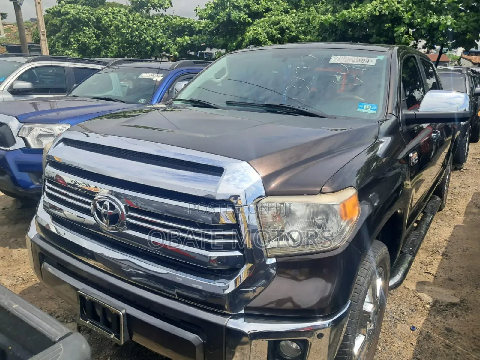 Toyota Tundra Limited 5.7L V8 4x4 Double Cab 6.6 ft. box 145.7 in. WB