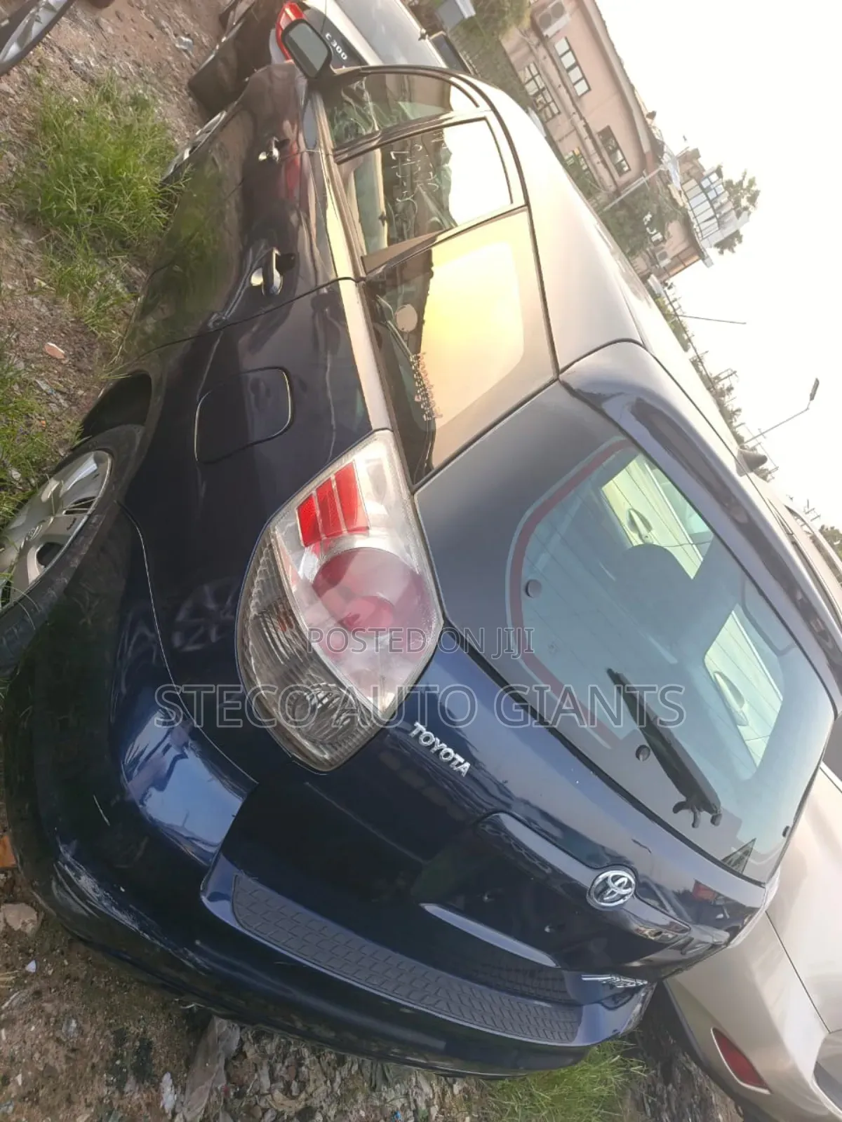 Toyota Matrix Hatchback FWD (1.8L 4cyl 5M) 2005 Black