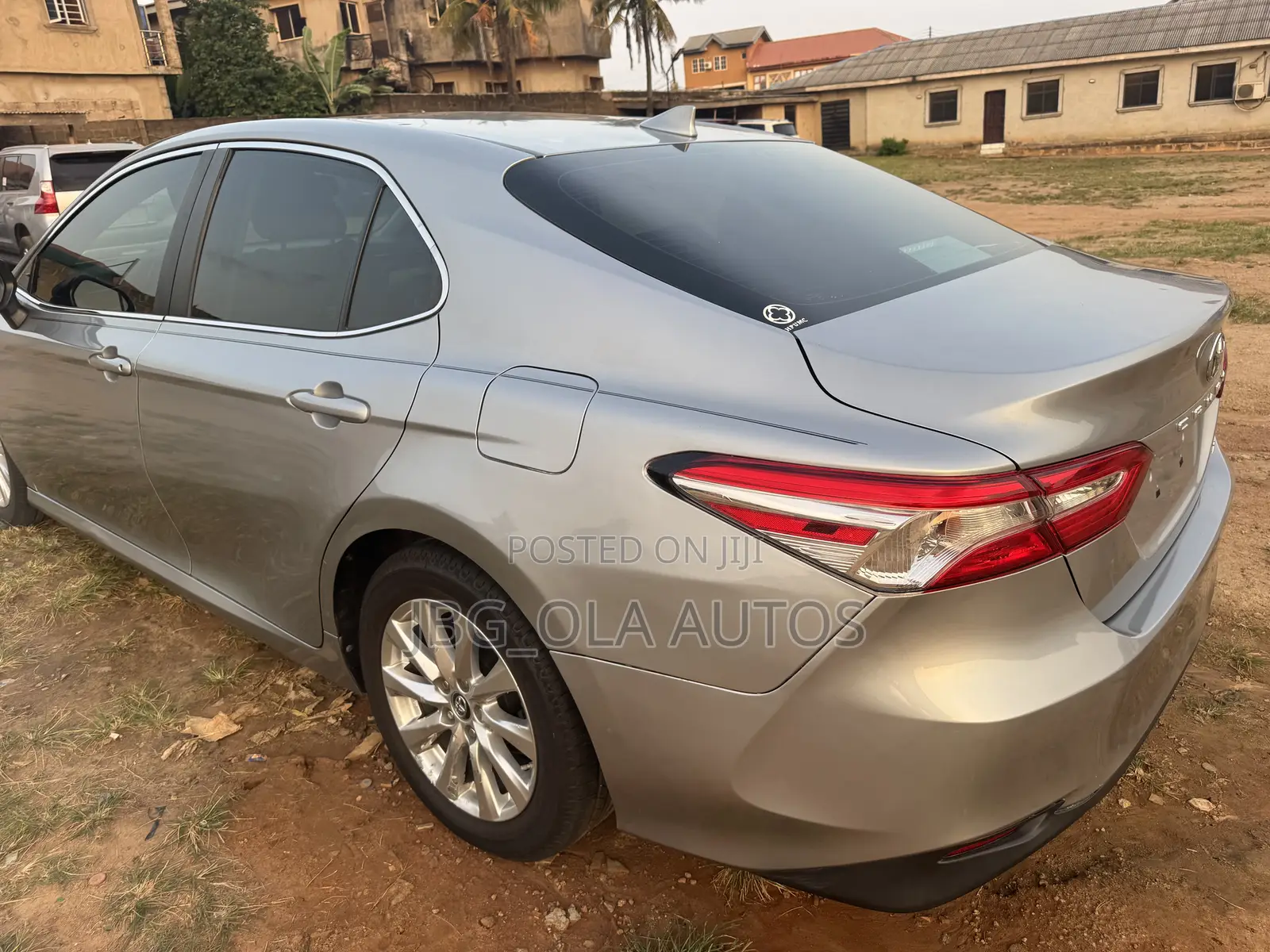Toyota Camry LE (2.5L 4cyl 8A) 2019 Silver