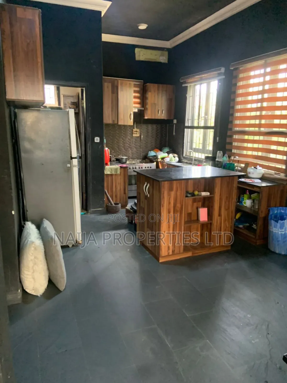 2bdrm Block of Flats in Orchid, Lekki for sale
