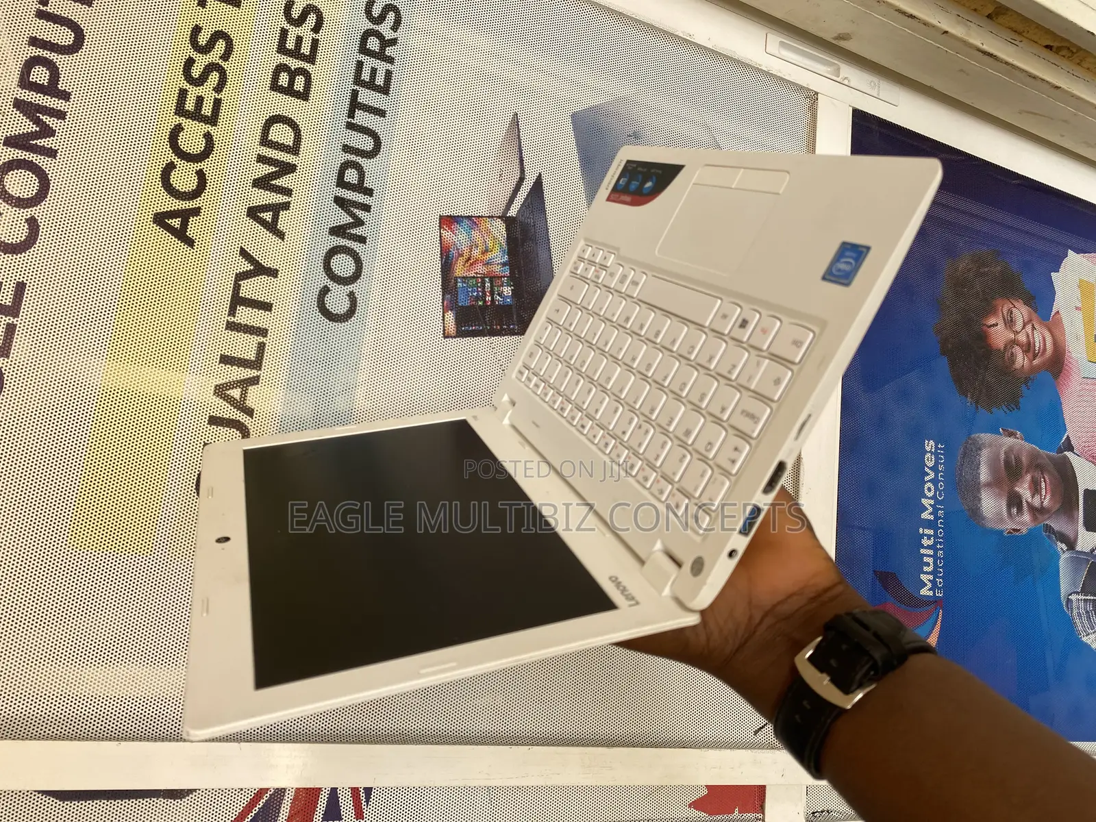 Laptop Lenovo 100e 2GB Intel Celeron SSD 320GB