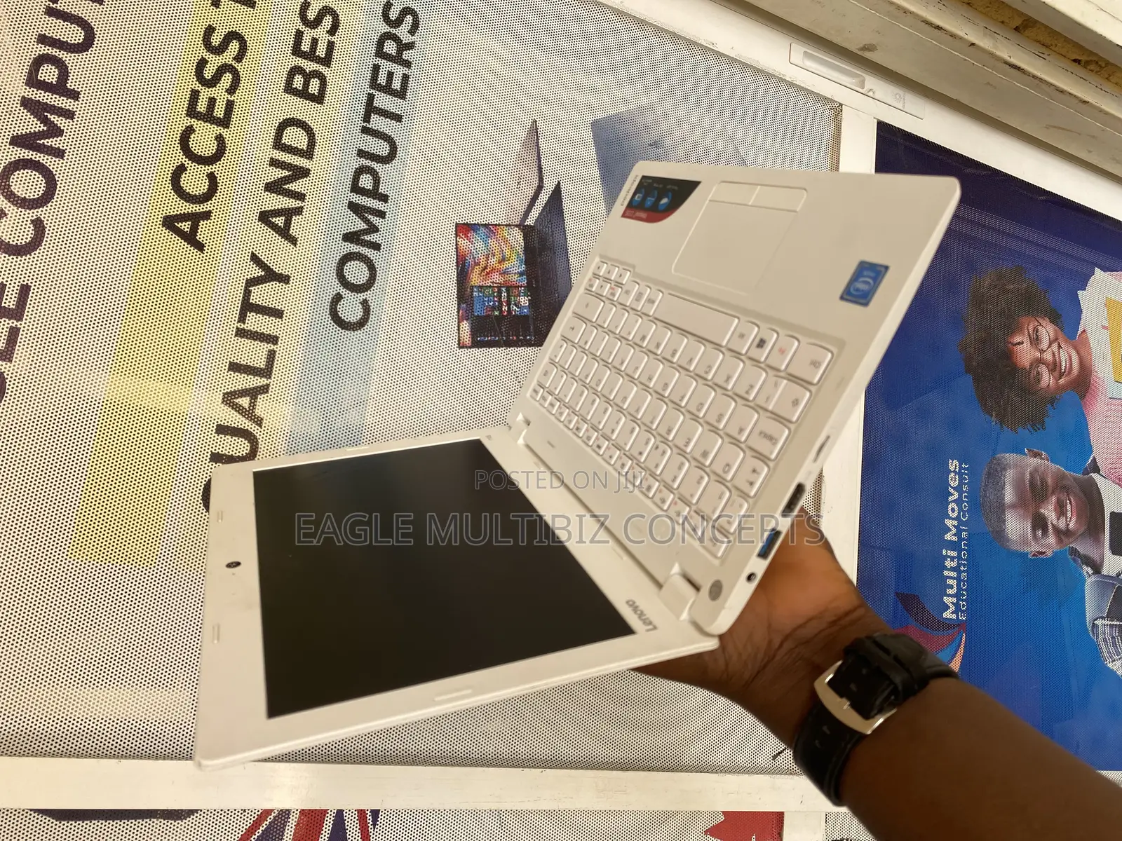 Laptop Lenovo 100e 2GB Intel Celeron SSD 320GB