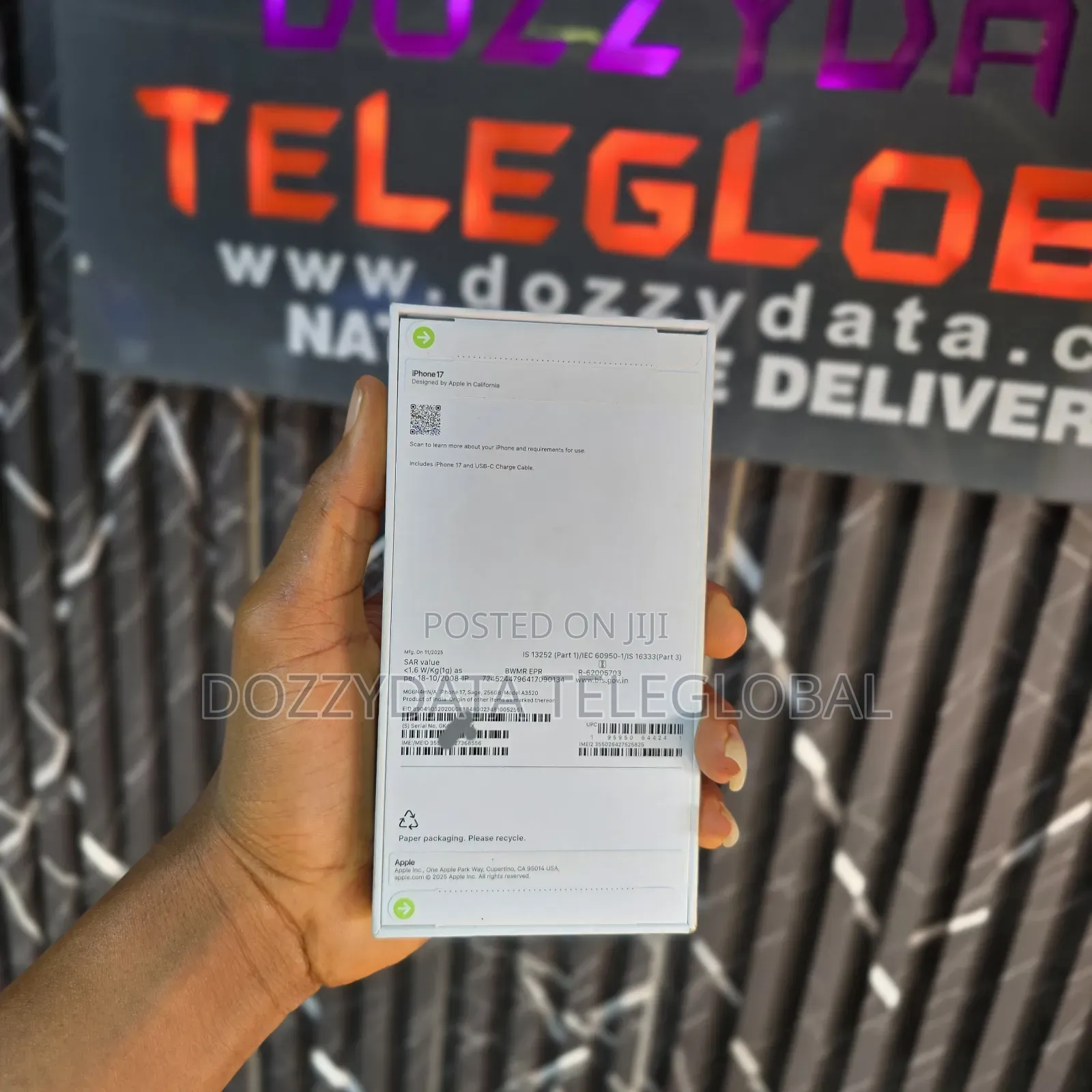 New Apple iPhone 17 256 GB Green