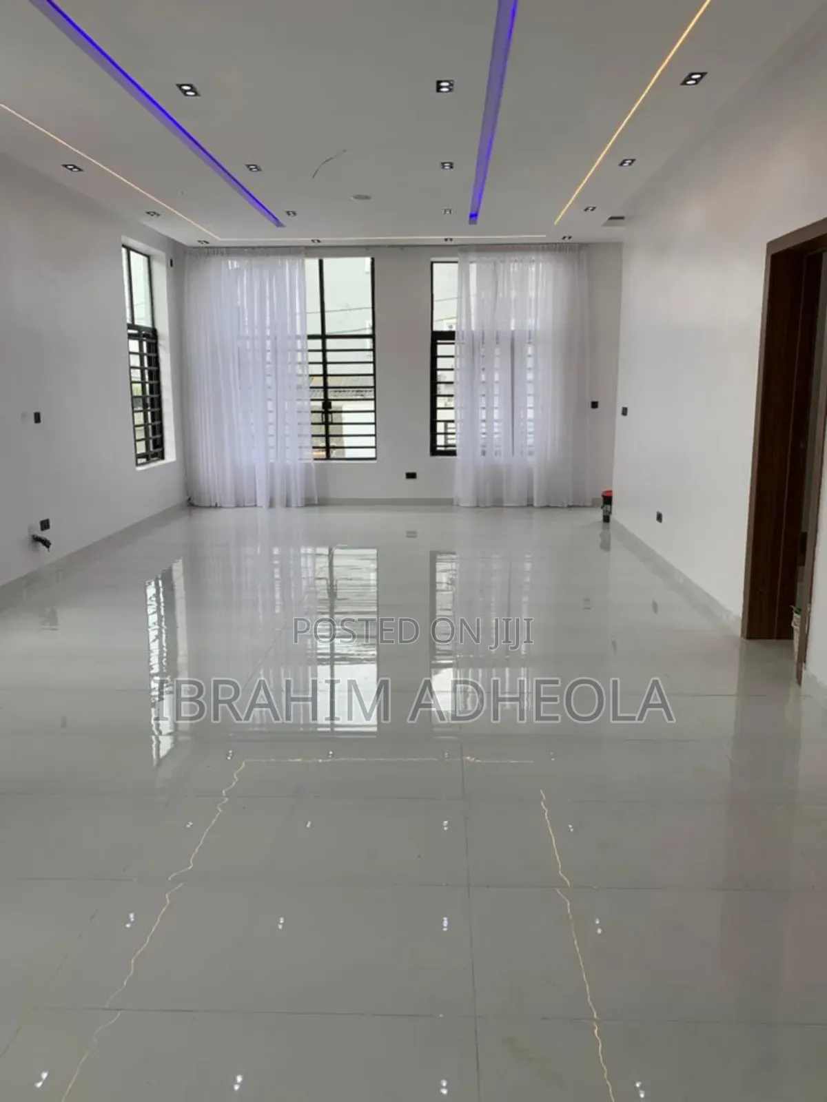 5bdrm Duplex in Sangotedo for sale